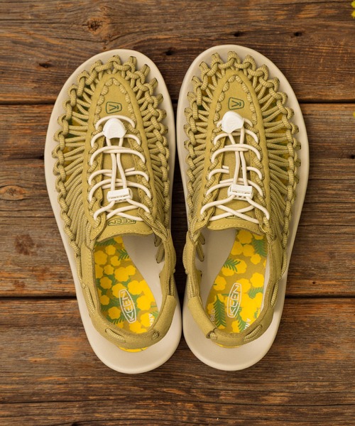 「KEEN」 フラットサンダル 25cm ライトイエロー レディースの画像