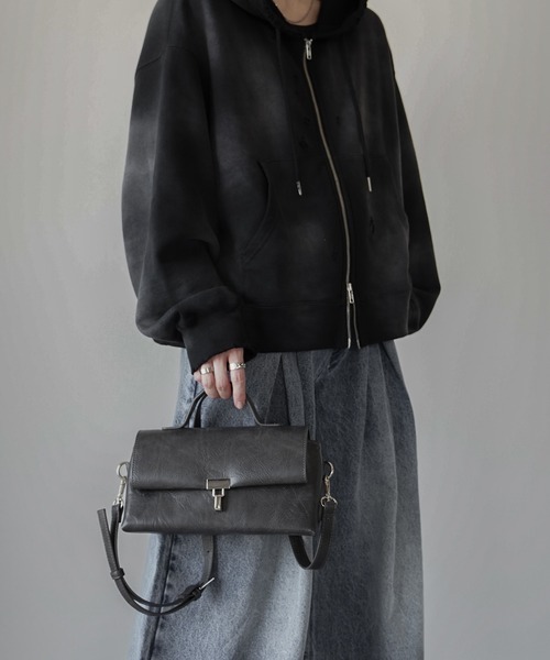 ELLUV ショルダーバッグ 「ELLUV/エルヴ」バーティカルメタルバックル 