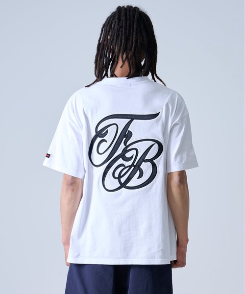 入手困難 即納 ネコポス送料無料 フブ FUBU Tシャツ 定番ロゴ FUBU フブ ブランド ロゴ クラシック 筆記体 バッグロゴ 3D刺繍