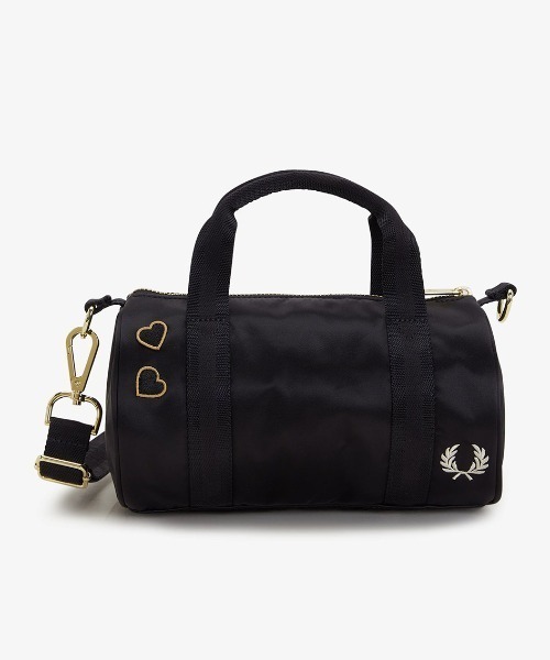 【FRED PERRY】★人気★エイミー ミニ バケットバッグ FRED PERRY（フレッドペリー）の「Amy Winehouse Mini Barrel