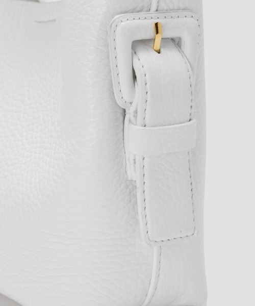 PELLICO ショルダーバッグ バッグ ANELLI TURNLOCK WHITE