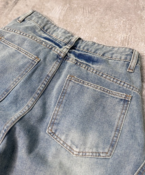 OFF-WHITE ボタンディテールストレートレッグジーンズ CALIFORNIA OUTFITTERS ジーンズ 4D46 BARREL LEG JEANS 斜め