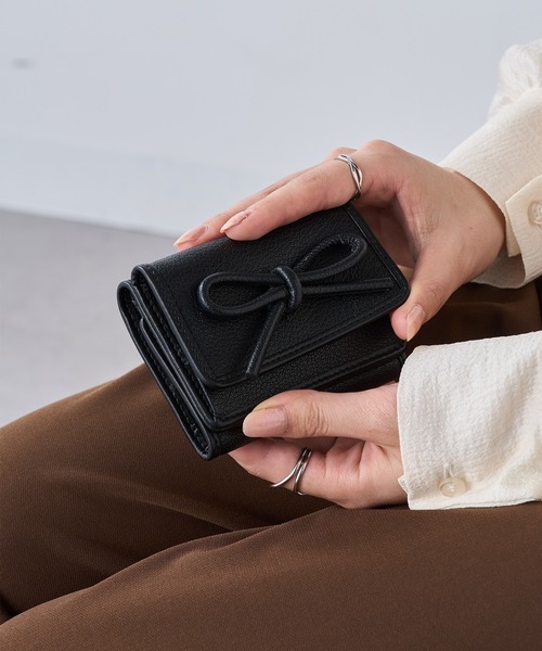 ハシバミ 3つ折り財布 黒 レザー Hashibami（ハシバミ） 財布 「HASHIBAMI」レザーリボン 3つ折り財布