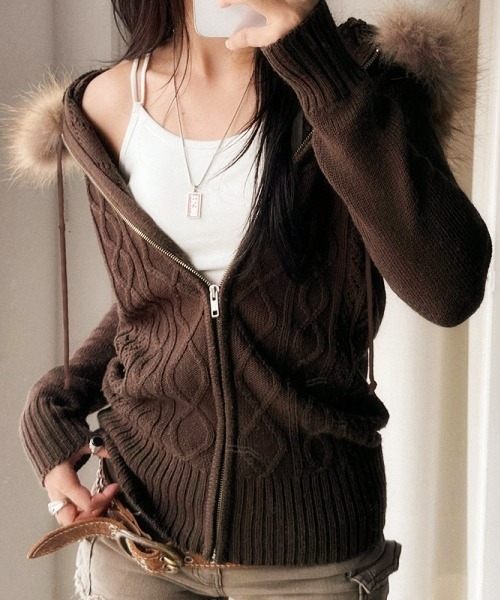 希少✨【バーバリーブルーレーベル】ファーフードニットパーカーベルトカーディガン 希少✨【バーバリーブルーレーベル】ファーフードニットパーカーベルト