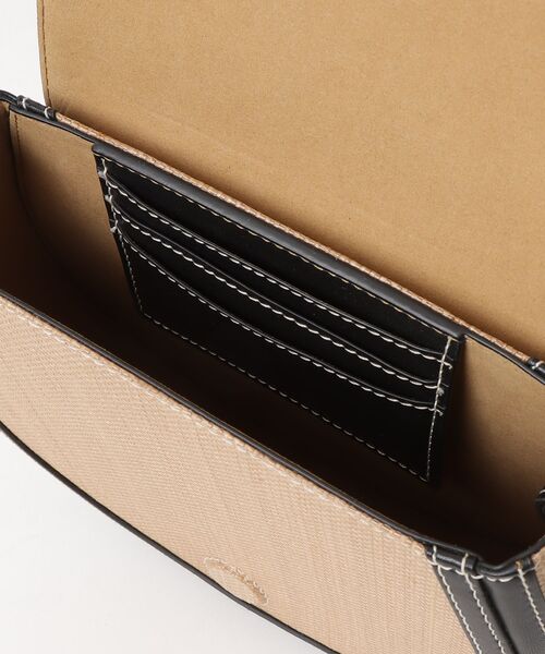 美品 ヴァジック ハンドバッグ ショルダー レザー ベージュ 肩掛け 斜め掛け VASIC（ヴァジック） ショルダーバッグ - ベージュ レディース