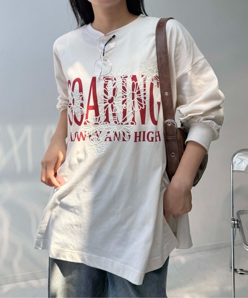 AS KNOW AS（アズノゥアズ） tシャツ フラワー刺繍重ねロゴロンT