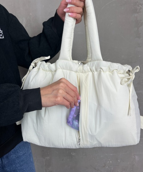 コヤンイサムチョン　フワフワ巾着バッグ ショルダーバッグ コヤンイサムチョン ピンクファー巾着バッグ ショルダーバッグ コヤン