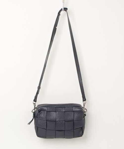 IACUCCI（イアクッチ） ショルダーバッグ FREE ネイビー レディース