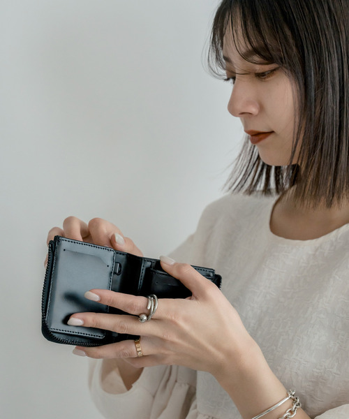 レザー製 黒 二つ折り財布　K 大きく開く小さな財布 二つ折り財布 サイフ HUKURO 栃木レザー