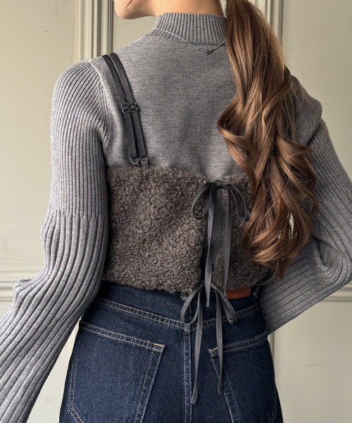 LILY BROWN（リリーブラウン）の「バックリボンファーライク