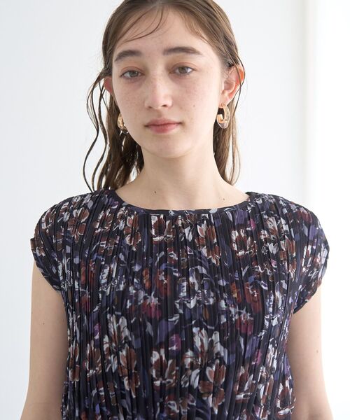 【完売商品】 YECCA VECCA フラワー柄プリーツワンピース YECCA VECCA｜フラワー柄プリーツワンピース | Rakuten Fashion