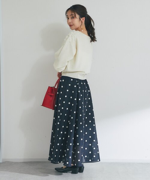 お花刺繍クロップドニット黒　ラブティクボンボン La boutique Bonbon（ラブティックボンボン） ニット セーター 「今