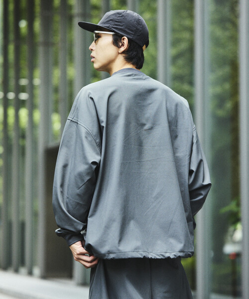 プリーツプリーズ　デザインシャツ　個性的　グレー系　美品 FREAK'S STORE（フリークスストア） 限定展開 ALL WEATHER ACTIVE WEAR