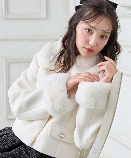 【美品】アトリエナイン♡ホワイトショートコート INGNI（イング） コート アウター 「WEB限定」4Wayビジューボタン