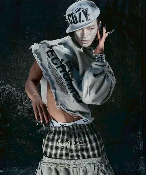 COZY WORLDWIDE パーカー 「Cozy world Wide」”TECH G1RL” STUDDED