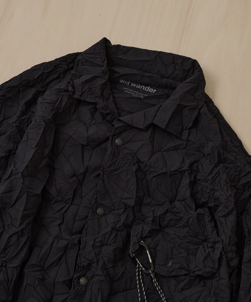 シャツ 「and wander/アンドワンダー」washer pleated open LS shirt メンズの画像