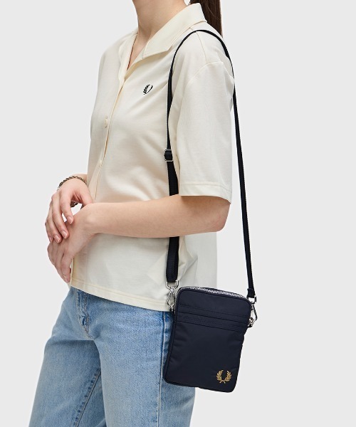 【手に入れたいベストサイズ】FRED PERRY Nylon サイド バッグ 手に入れたいベストサイズ】FRED PERRY Nylon サイド バッグ