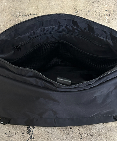 NOIR ショルダーバッグ 「NoiR/ノアール」ComCompass messenger
