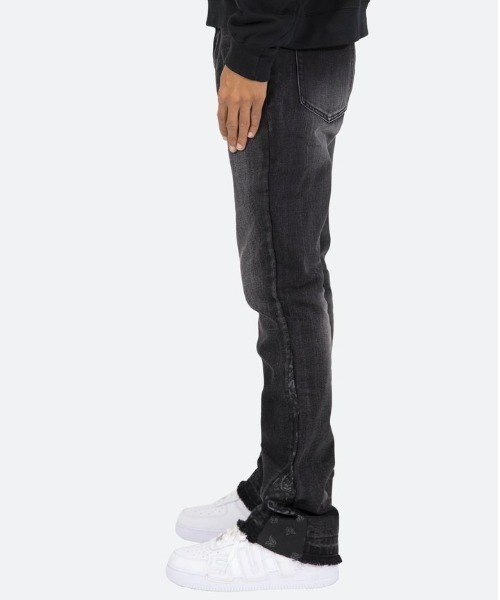 mnml【ミニマル】フレアデニムペイズリー柄 mnml パンツ mnml/ミニマル/B167 PAISLEY FLARE DENIM メンズ