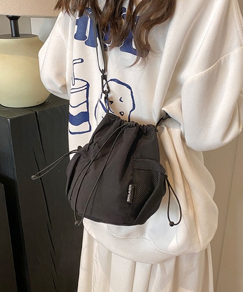 ❤Lipault❤巾着型ショルダーバッグ黒/ナイロン素材/未使用/匿名配送 ❤Lipault❤巾着型ショルダーバッグ黒/ナイロン素材/未使用/匿名配送の