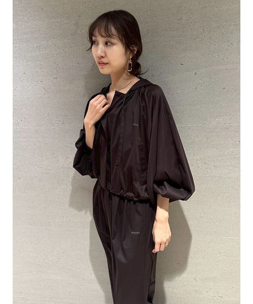 【試着のみタグ付き】emmi atelier フリースポンチョ emmi（エミ）の「【emmi atelier】撥水ポンチョコート（その他