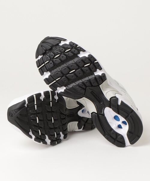 「New Balance」 ローカットスニーカー 23.5cm ホワイト×シルバー レディースの画像