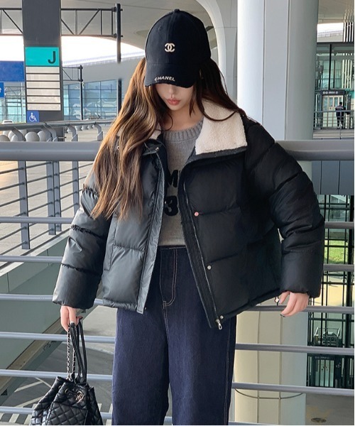 AD2003 ARCHIVE パイルレーヨンショートジャケット 黒 短丈 Y2K AD2003 ARCHIVE パイルレーヨンショートジャケット 黒 短丈 Y2K