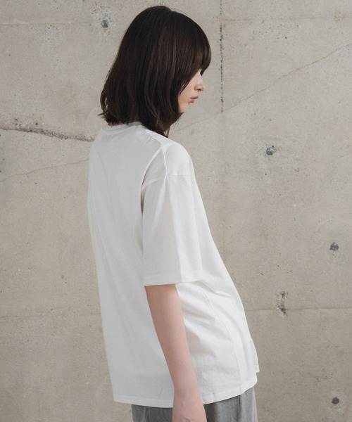 Confirm（コンファーム） tシャツ アブストラクトグラフィック箔