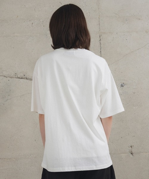 Confirm（コンファーム） tシャツ アブストラクトグラフィック箔