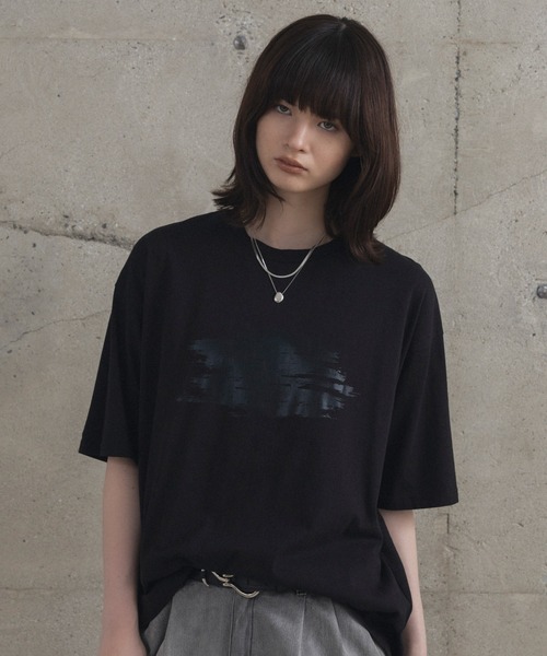 Confirm（コンファーム） tシャツ アブストラクトグラフィック箔