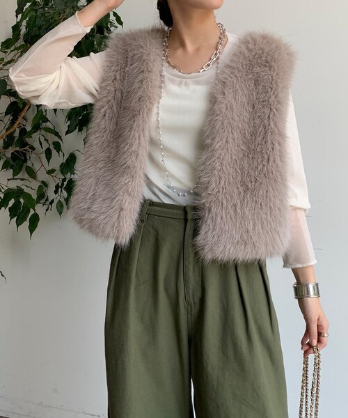 値下げ　 未使用　DouDou ラビットファー ベスト ジレ　ベージュ 毛皮 DouDou（ドゥドゥ） ベスト ジレ 「WEB限定」ラメファーベスト