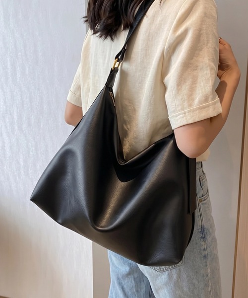 ショルダーバッグ バッグ フェイクレザー大容量ショルダーバッグ/通勤
