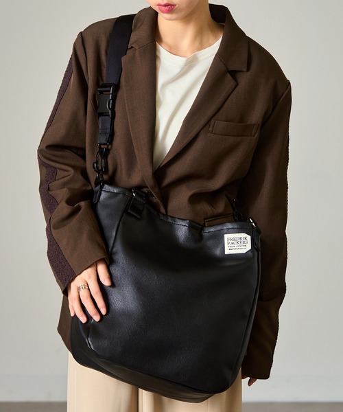 トートバッグ 「FREDRIK PACKERS」EC限定 A4ファイル収納可能！MISSION TOTE S ECO LEATHER レディースの画像