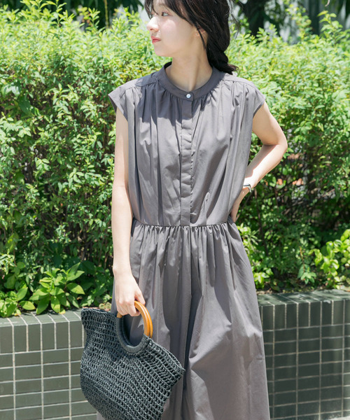 URBAN RESEARCH ノースリーブひざ丈ワンピース ブラック ITEMS URBANRESEARCH ワンピース ノースリーブタックギャザー