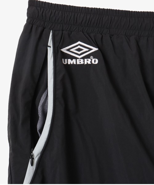 「UMBRO」 ジャージパンツ X-LARGE ブラック メンズの画像