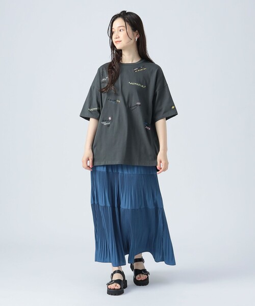 BEAMS HEART tシャツ ランダム ロゴ 刺繍 Tシャツ レディース