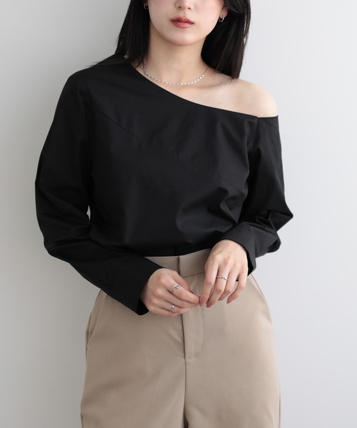 poluaura オフショルダー長袖トップス 新品タグ付き LUMIRA（アパレル） ブラウス シャツ オフショルダー 肩出し長袖