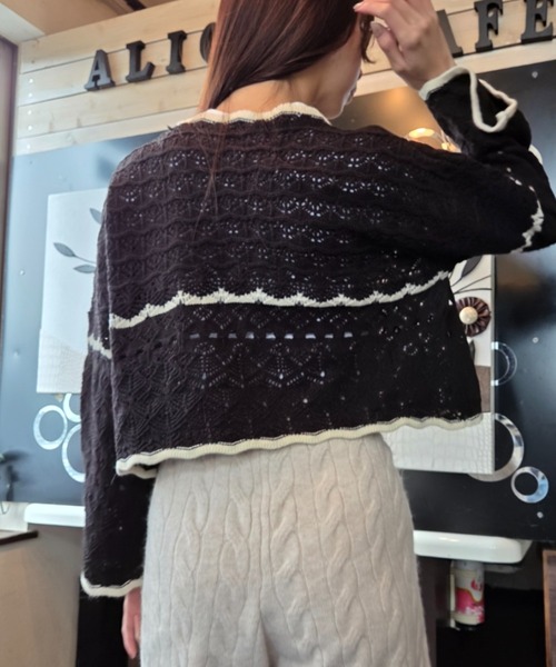 CHANEL レースクロシェニットカーディガン　透かし編み　ロゴプレート カーディガン クロシェ編み 透かし編み ショート丈 フロントリボン