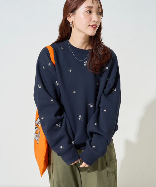 ✨希少✨　コーチ 小花　刺繍　クルーネックトレーナー　スウェット　Mサイズ ✨希少✨ コーチ 小花 刺繍 クルーネックトレーナー スウェット Mサイズ