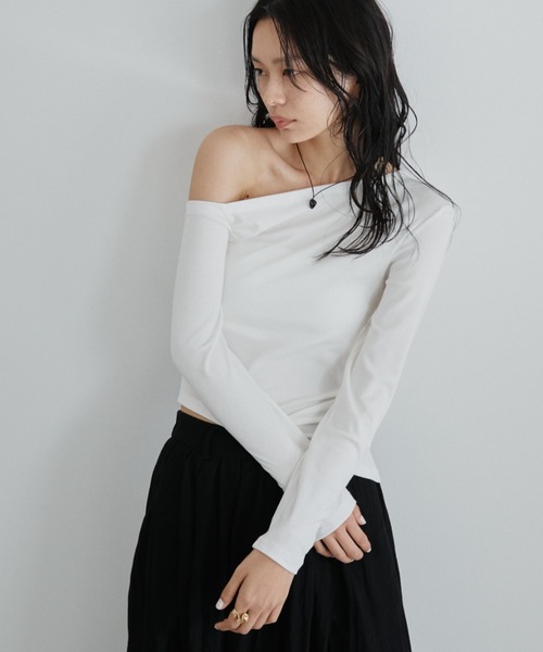 DRWCYS（ドロシーズ） tシャツ アシメオフショルカットトップス