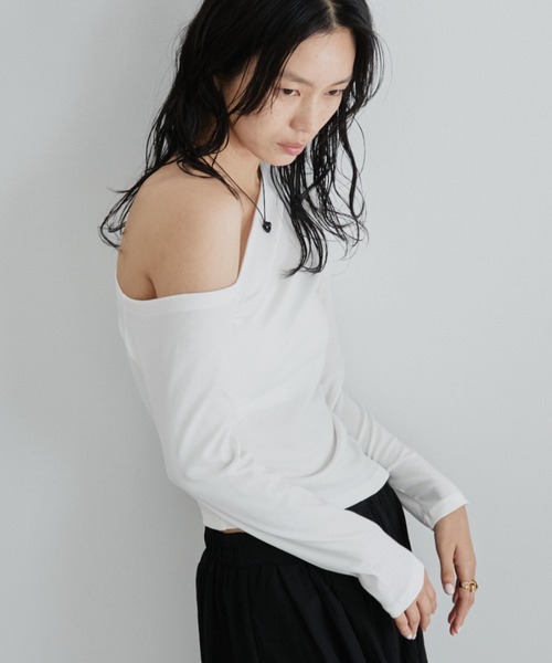 DRWCYS（ドロシーズ） tシャツ アシメオフショルカットトップス
