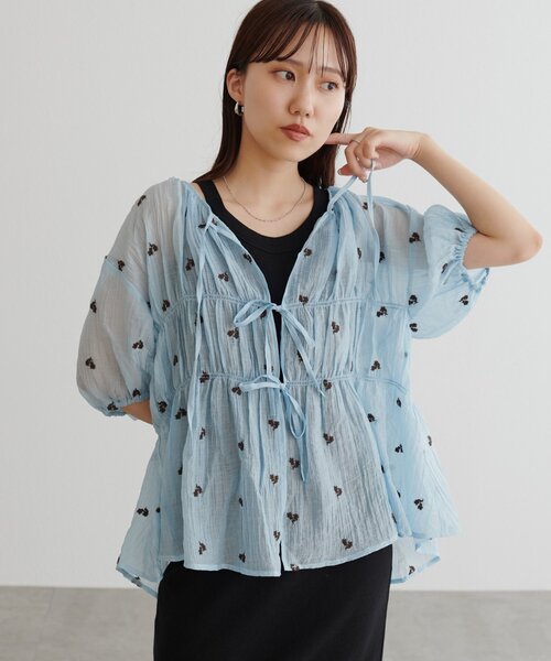 Discoat（ディスコート） ブラウス シャツ 花柄刺繍ブラウス