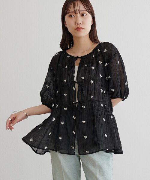 【新品未使用】Discoat 【夏に着映える♡】花柄刺繍ブラウス Discoat（ディスコート） ブラウス シャツ 花柄刺繍ブラウス