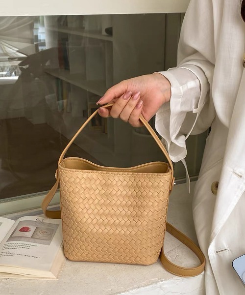 ハンドメイド 編み込みバッグ 2WAY ショルダーバッグ ショルダーバッグ バッグ 2WAY編み込みバケットバッグ レディース