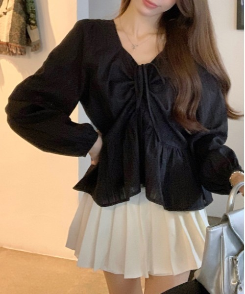 タグ付き新品未使用　RosyMonster フリル付き長袖シャツ タグ付き新品未使用 RosyMonster フリル付き長袖シャツ 2025年最新