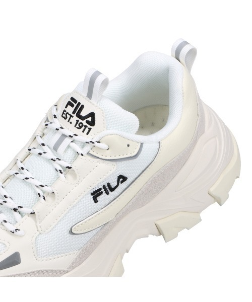 スニーカー　靴　FILA レディース　メンズ　スポーツ　ランニング　ベージュ 433081390.jpg