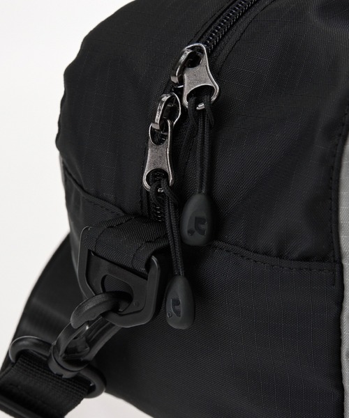 Rest&recreation グレーショルダーバッグ ナイロン製 Rest＆Recreation ショルダーバッグ バッグ Rest＆Recreation