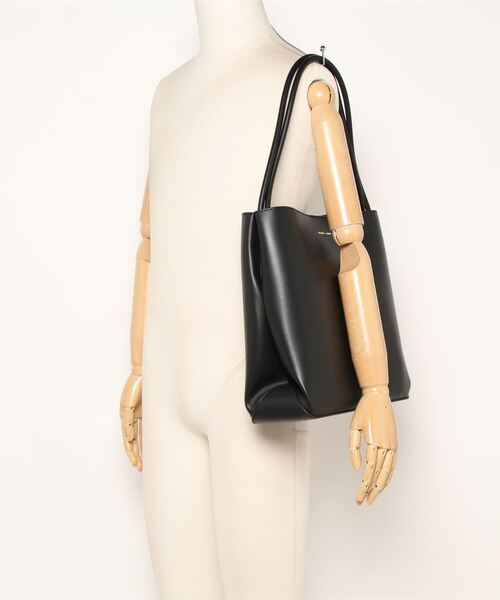 CHARLES & KEITH ブラック トートバッグ　極美品 CHARLES ＆ KEITH（チャールズ&キース） 「CHARLES & KEITH」 トート