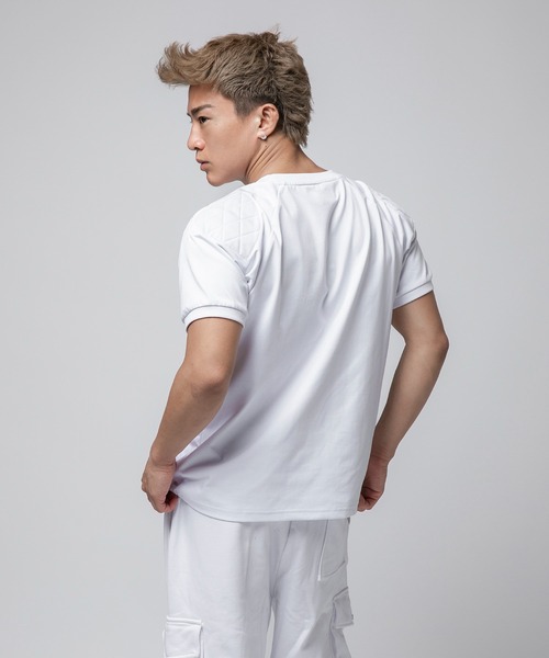 VANQUISH（ヴァンキッシュ） tシャツ Handwritten Design Shoulder