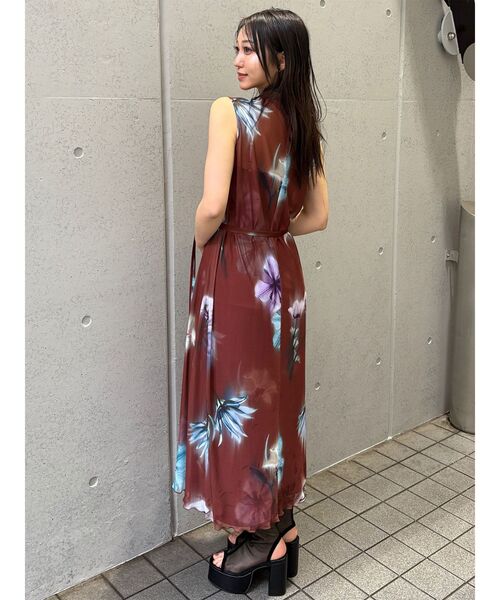 ワンピース ブラーフラワーワンピース　夏服の画像